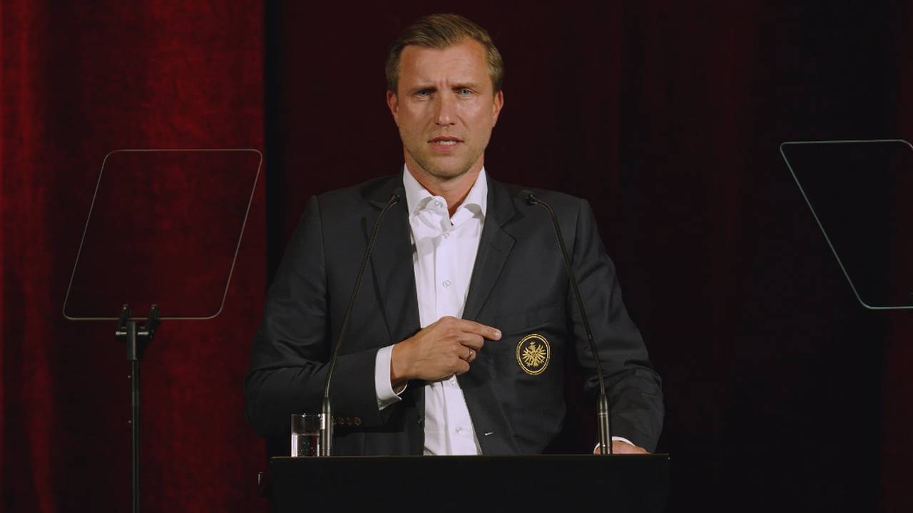 Gänsehaut pur! Krösches ganze Rede im Video | Eintracht Frankfurt
