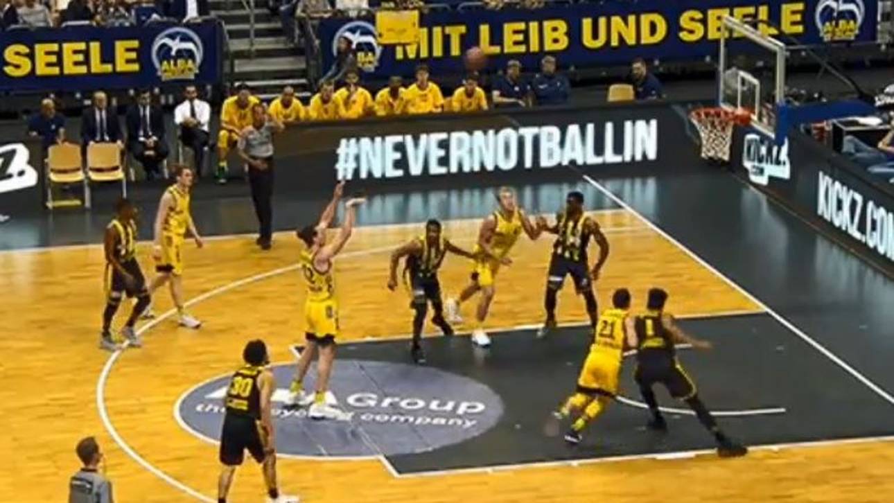 ALBA kämpft sich zum Auftakt-Sieg