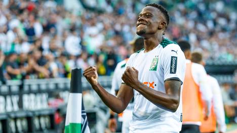 Dennis Zakaria weckt in ganz Europa Begehrlichkeiten. Offenbar hat auch José Mourinho ein Auge auf Gladbachs Mittelfeld-Juwel geworfen. 
