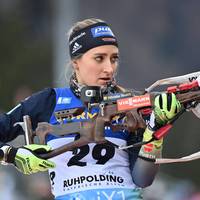 Anna Weidel zählt auch in der kommenden Biathlon-Saison zum A-Kader des Deutschen Skiverbands. In einem Podcast packt sie über vergangene Anfeindungen im Vorfeld der Olympischen Spiele 2022 aus.