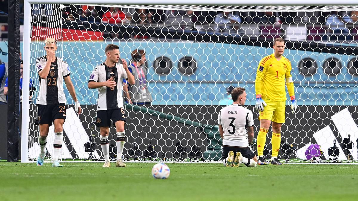 Deutschland hat den WM-Auftakt vergeigt. Japan schockt das DFB-Team mit einem späten Comeback, nachdem das lange überlegende Deutschland immer wieder vor dem Tor scheitert.