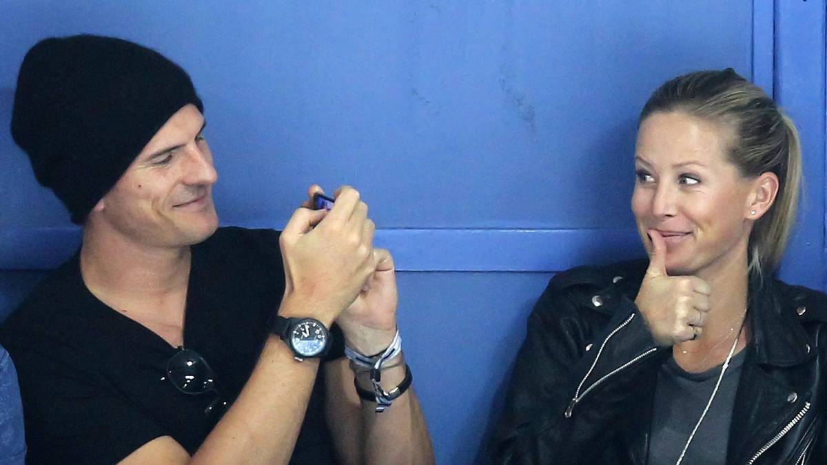 Den Junggesellenabschied hat er hinter sich, im Sommer folgt die Trauung mit Freundin Carina Wanzung. Zuvor will Mario Gomez jedoch Deutschland zum EM-Titel schießen. Mit seinem wichtigen Tor gegen Nordirland zeigt er wie wichtig er für das DFB-Team ist