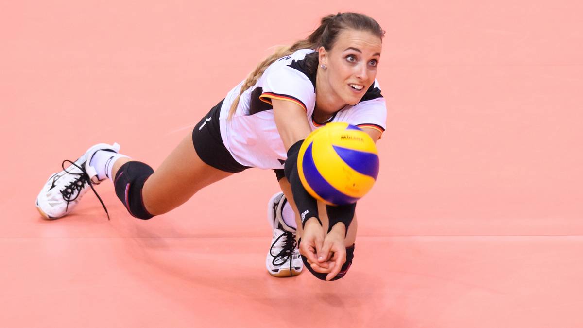 LENKA DÜRR (Dresdner SC): Die nächste Libera! Lenka Dürr sorgte im Sommer für einen Paukenschlag, als sie überraschend ihre Nationalmannschaftskarriere beendete. Nun will sie mit Dresden den Meistertitel holen. In Topform zählt sie zu den besten der Welt auf ihrer Position