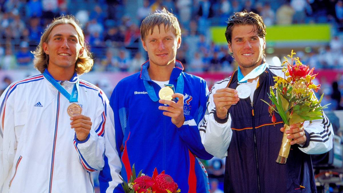 PLATZ 5 - TOMMY HAAS (0 Grand-Slam-Titel, 15 Einzeltitel): Vier Grand-Slam-Halbfinals bestreitet Haas (r.), ins Finale dringt er nie vor. Deshalb ist seine Silbermedaille bei Olympia 2000 in Sydney Haas' größter Karriere-Erfolg