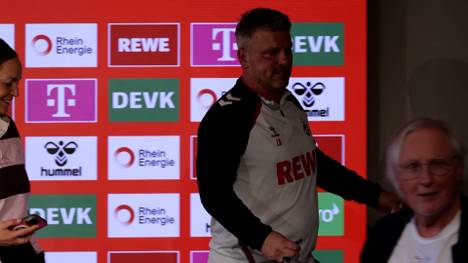 Auf der Pressekonferenz des 1. FC Köln bekommt Trainer Lukas Kwasniok viele Fragen zu Said El Mala gestellt. Am Ende verlässt der Coach das Podium völlig entnervt.
