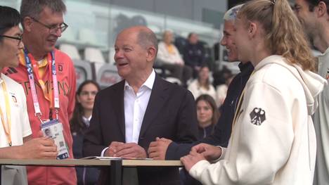 Bundeskanzler Olaf Scholz besucht die Athletinnen und Athleten im deutschen Haus in Paris. 