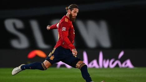 Sergio Ramos führt die spanische Nationalmannschaft als Kapitän aufs Feld