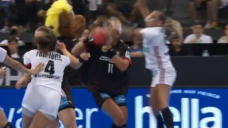 Lange Zeit hatten die deutschen Handballfrauen gegen Ungarn alles im Griff. Nach einer Roten Karte gegen Ungarn, hatten die DHB-Frauen mehr vom Spiel und sahen wie der sichere Sieger aus. In der Schlussphase wurde die Partie noch einmal spannend. 