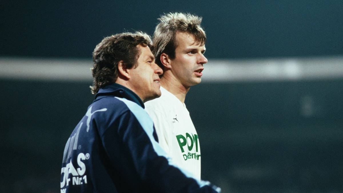 Trainer Otto Rehhagel stellte sein Team daraufhin um, das erste Tor gelang aber dennoch erst nach über einer Stunde. Dann brachen allerdings alle Dämme und die Hanseaten feierten ein weiteres "Wunder von der Weser"