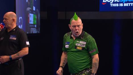 Ein packendes Darts-Match zwischen Peter Wright und Krzysztof Ratajski geht am Ende an den Weltmeister. Nach 1:2-Rückstand dreht "Snakebite" auf.