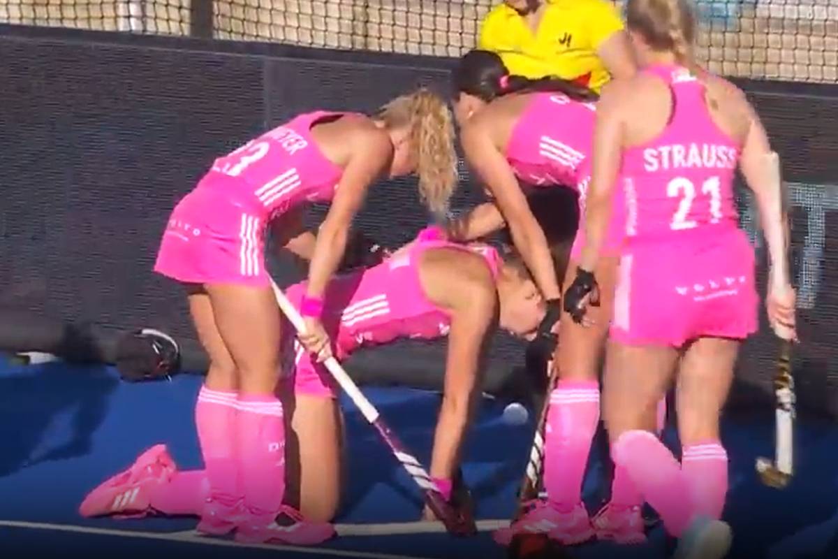 Die deutsche Leistungsträgerin Felicia Weidermann hat sich im Spiel gegen Frankreich unglücklich verletzt.