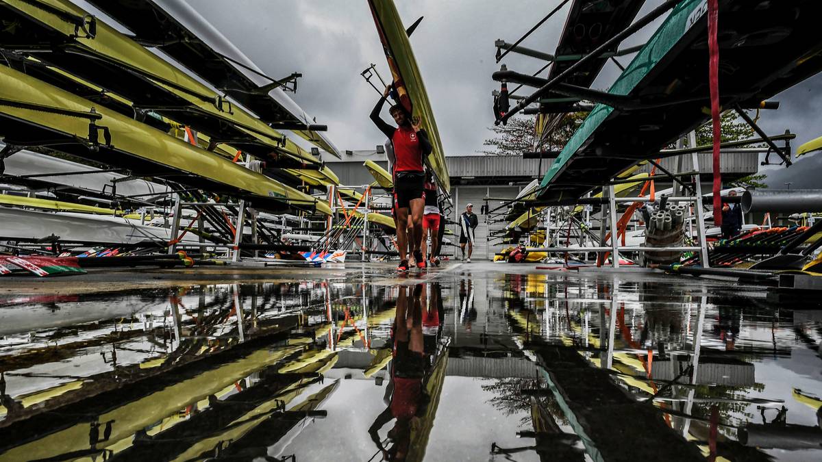 Der Wind wirbelt das Programm der olympischen Ruder-Regatta weiter kräftig durcheinander. Der Weltverband FISA sagte die für Mittwochvormittag (Ortszeit) angesetzten Rennen aufgrund des starken Windes an der Lagoa Rodrigo de Freitas ab