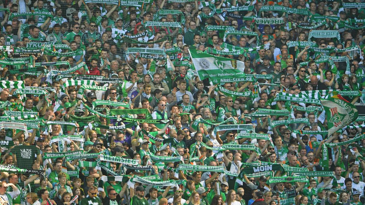 PLATZ 5: WERDER BREMEN - Durchschnittliche Saison, durchschnittliche Dauerkartenpreise: Bei Werder Bremen kostet der Stehplatz 190 Euro, der Sitzplatz 310 Euro. Nur die teuerste Kategorie schlägt etwas aus und verlangt 730 Euro