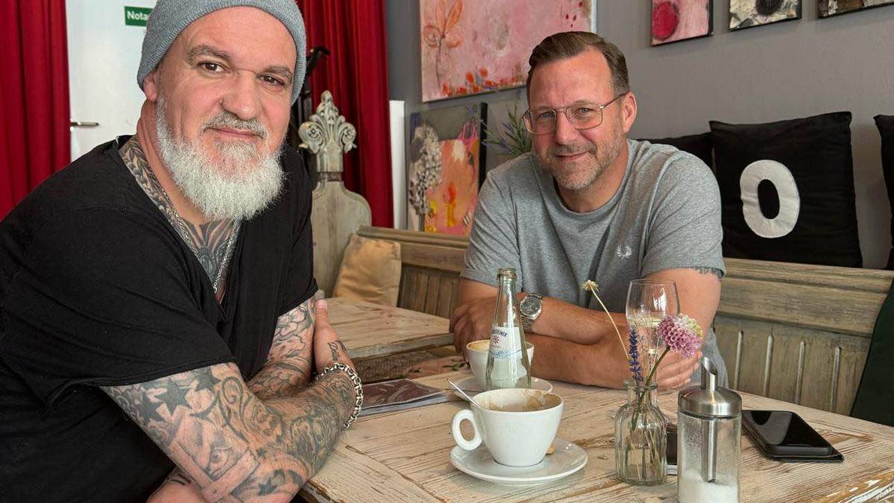 Aufstiegstrainer Sascha Hildmann und SPORT1-Reporter Reinhard Franke trafen sich in Kaiserslautern zum Exklusiv-Interview