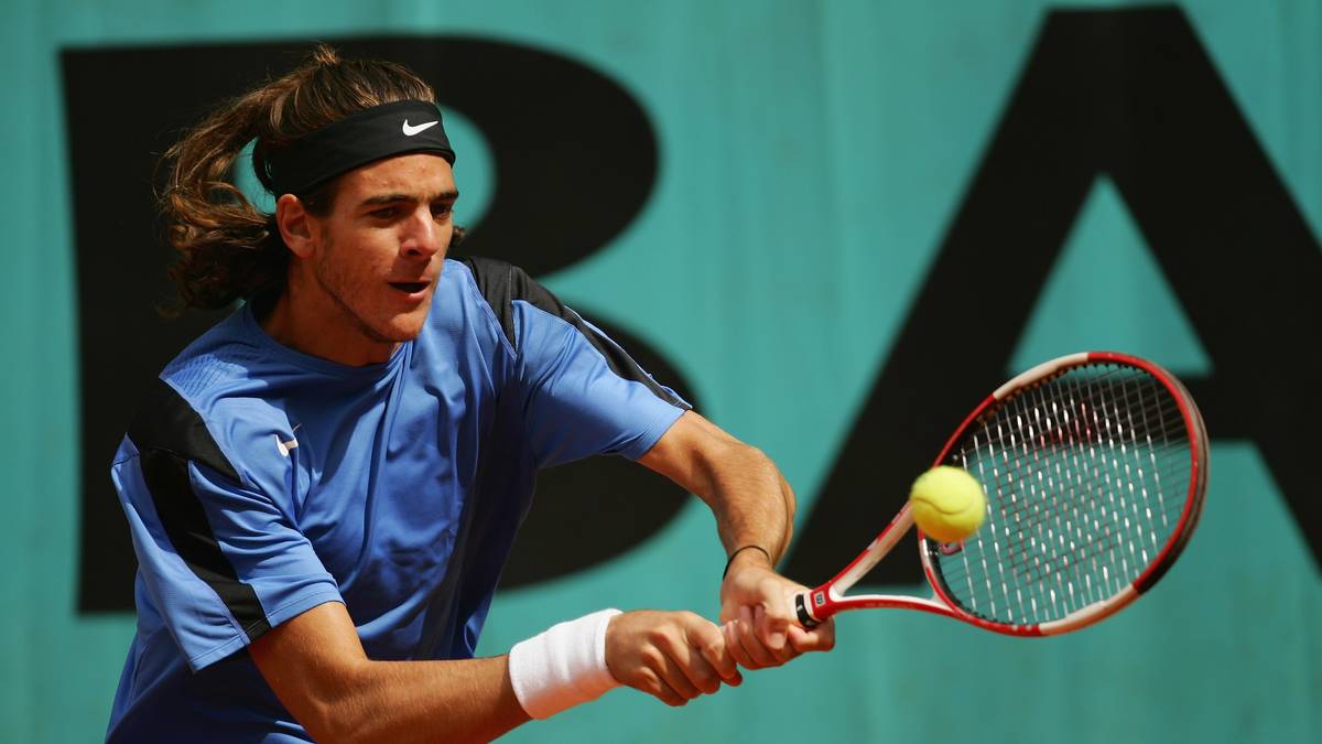 Dennoch gelingt ihm nur wenige Monate später bei den French Open die erstmalige Qualifikation für ein Grand-Slam-Turnier. Dort scheidet er in Runde eins gegen den früheren Sieger Juan Carlos Ferrero aber ebenso aus wie wenig später bei den US Open gegen Alejandro Falla