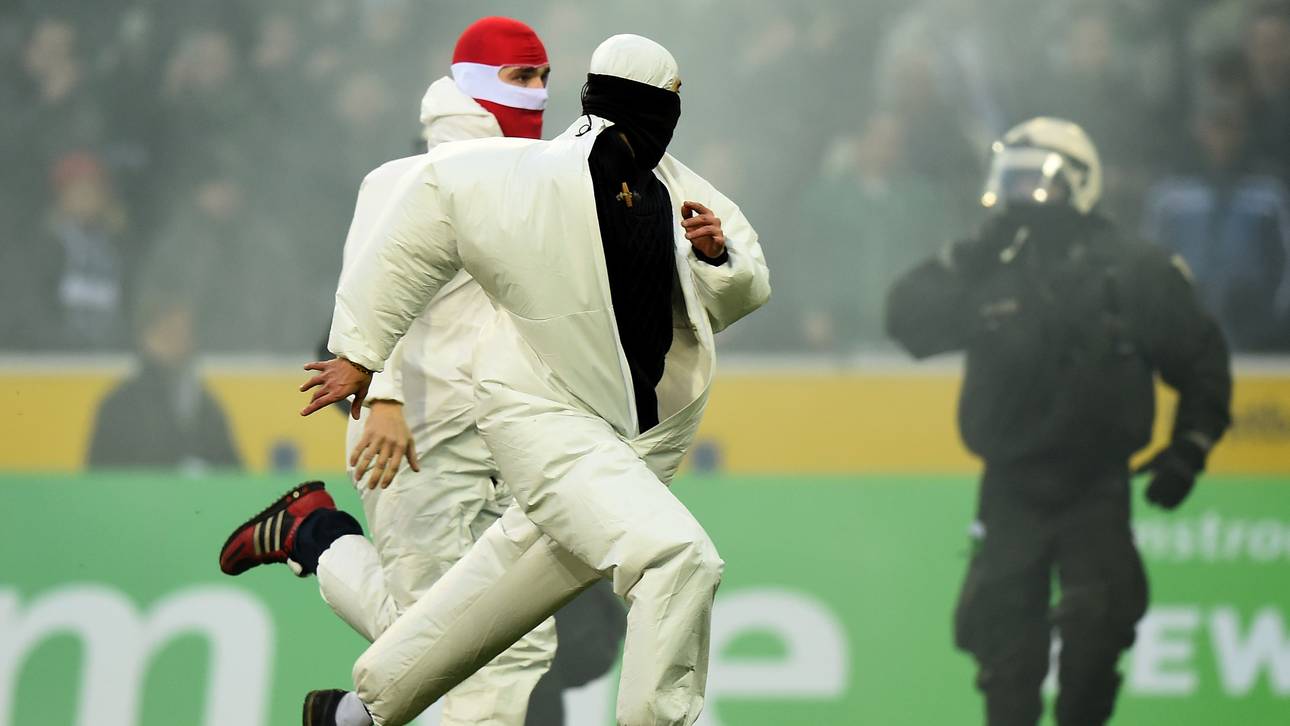 Borussia Moenchengladbach-1. FC Koeln-Krawalle