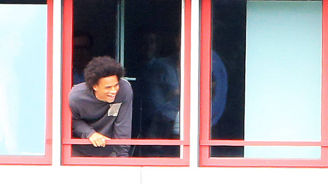 Sané nimmt Training bei Bayern auf