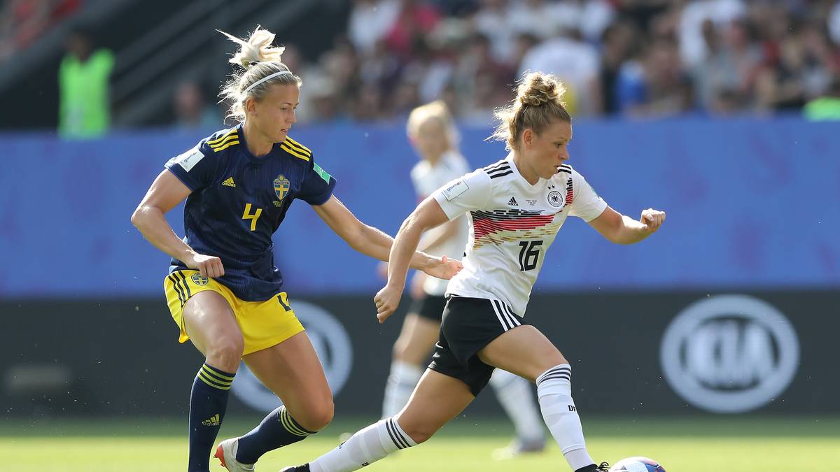 LINDA DALLMANN: WM-Startelf-Debüt für die 24-Jährige im zentralen Mittelfeld. Trug zu Beginn viel zum guten Start der Deutschen bei, baute aber mit der Zeit immer mehr ab. Wurde nach der Halbzeit durch Marozsán ersetzt. SPORT1-Note: 4