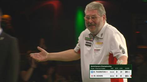 Martin Adams schafft bei der Senioren Darts-WM einen 10-Darter. Am Ende verliert er dennoch gegen Robert Thornton mit 2:4.