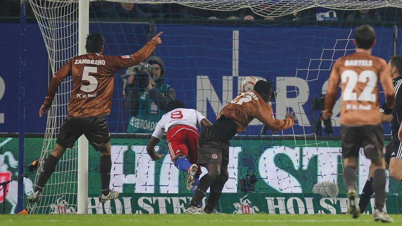 Gerald Asamoah köpft zum Sieg ein