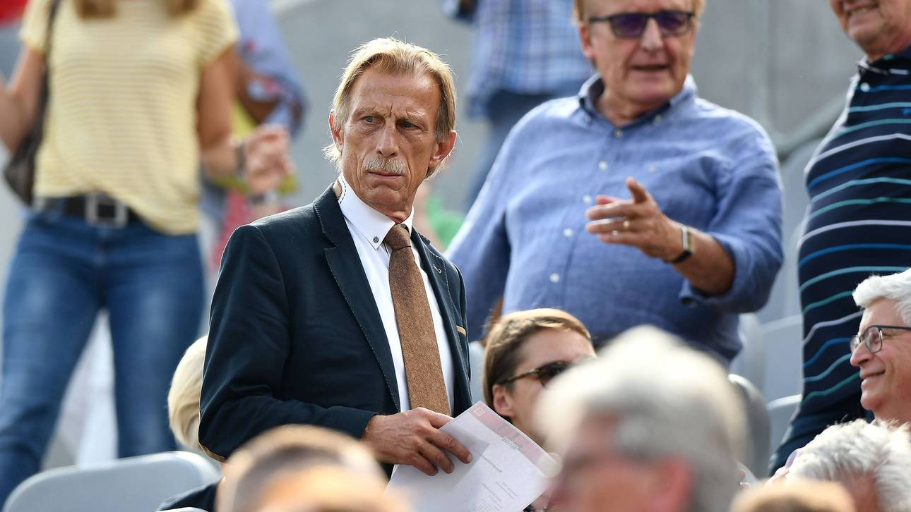 Daum über Militärgruß verwundert