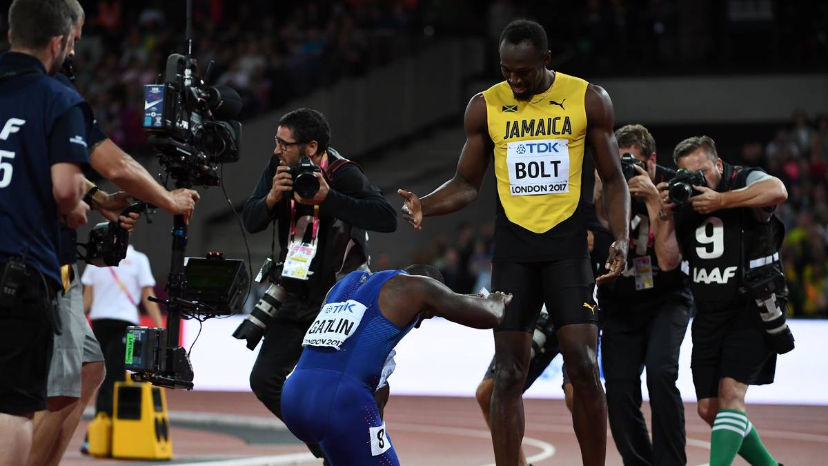 Ein Geste des Respekts: Gatlin verbeugt sich - und bringt damit zum Ausdruck: "Du bist einer der größten Sportler aller Zeiten       