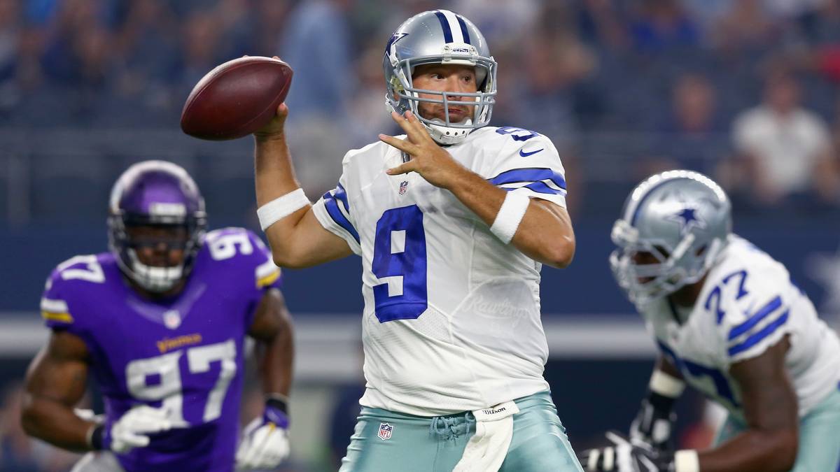 DALLAS COWBOYS: Einige Fans in Dallas trauern DeMarco Murray nach, aber mit der besten Offensive Line im Football sollen auch Julius Randle und der verletzungsgeplagte Darren McFadden Yards machen. Das denken sich zumindest Boss Jerry Jones und Jason Garrett. Die Defense wurde mit den Problemfällen Greg Hardy und Randy Gregory verstärkt. Integrieren sie sich, können sich die Quarterbacks in der NFC auf Angstschweiß einstellen. Die Trümpfe im Team des deutschen Rookies Mark Nzeocha bleiben aber Tony Romo und Dez Bryant