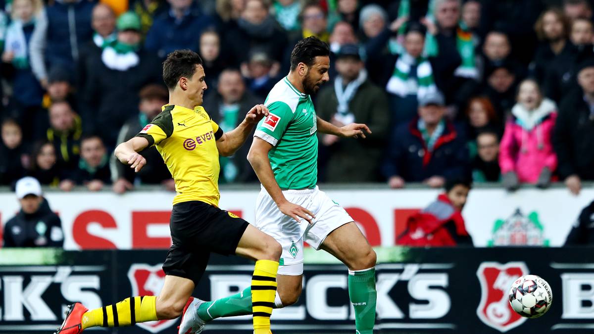 Auch Claudio Pizarro netzt gegen Borussia Dortmund und kann den Abstand zu Lewandowski bei den erfolgreichsten ausländischen Torschützen in der Bundesliga zumindest halten. SPORT1 zeigt die Top Ten