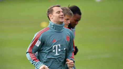 Manuel Neuer ist beim FC Bayern zurück im Lauftraining