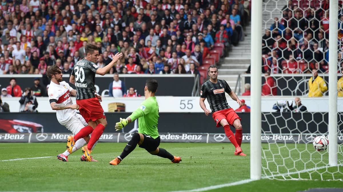 Martin Harnik erhöht nur knapp drei Minuten später auf 2:0 für die Stuttgarter