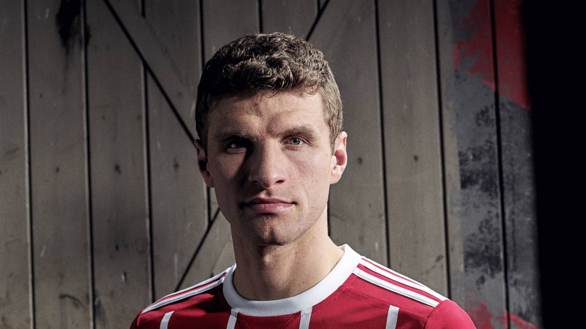 steht das neue Trikot des FC Bayern für die nächste Saison schon mal sehr gut