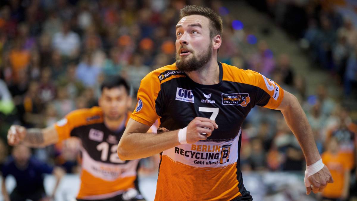 GEORG KLEIN: Die Überraschungspersonalie der Playoffs, liefert fantastische Spiele gegen seinen Ex-Klub aus Friedrichshafen. Der 27-Jährige hat sogar Nicolas Le Goff auf die Bank verdrängt