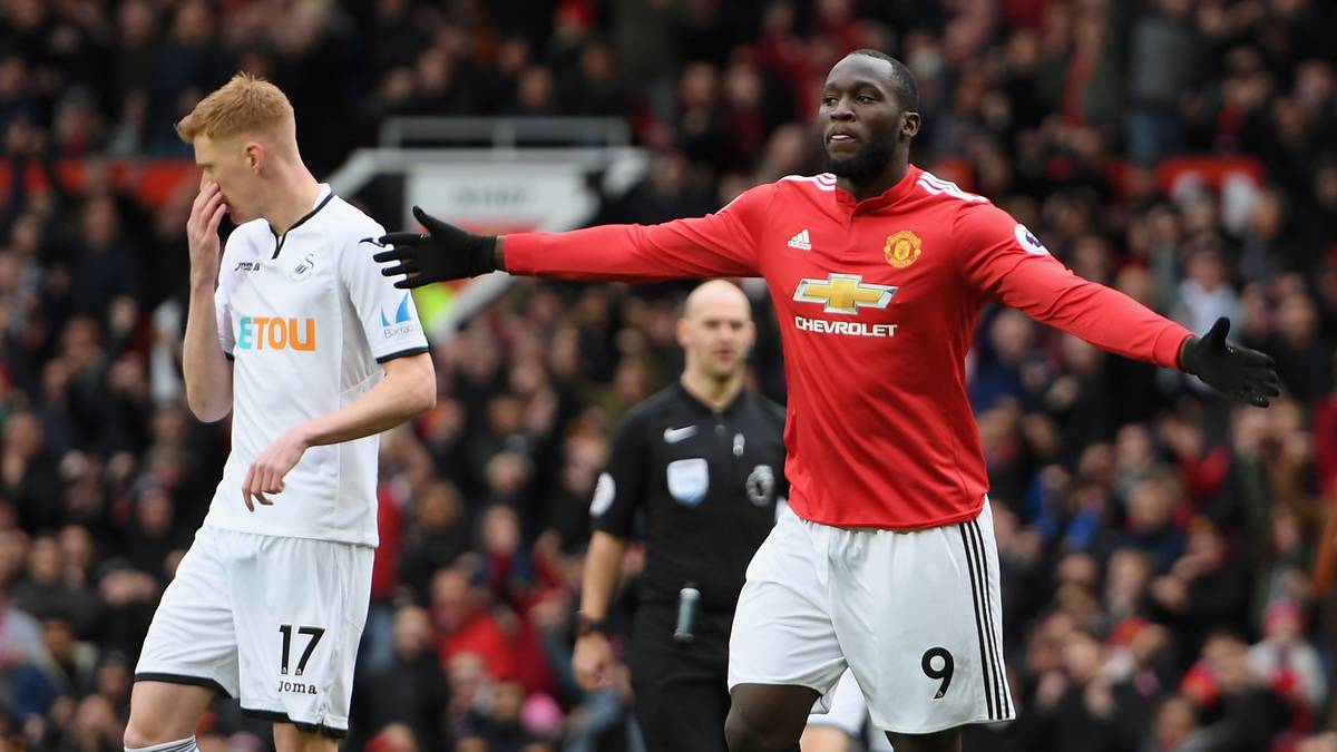 PLATZ 4 - MANCHESTER UNITED: Romelu Lukaku kam für 84,70 Millionen Euro aus Everton. Dafür ließ sich sein Berater Mini Raiola bestimmt fürstlich entlohnen. Uniteds Ausgaben von 20,59 Millionen Euro zahlen sich aber aus, denn die "Red Devils" stehen auf Platz zwei