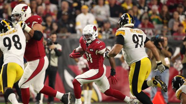 GLENDALE, ARIZONA - DECEMBER 08: Running back David Johnson #31 of the Arizona Cardinals rushes the football against the Pittsburgh Steelers during the NFL game at State Farm Stadium on December 08, 2019 in Glendale, Arizona. The Steelers defeated the Cardinals 23-17. (Photo by Christian Petersen/Getty Images)