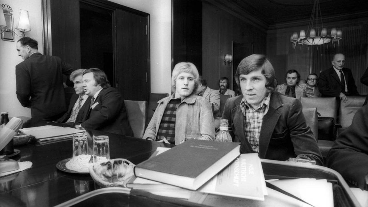 Klaus Fischer (r.) beim Berufungsverfahren des DFB