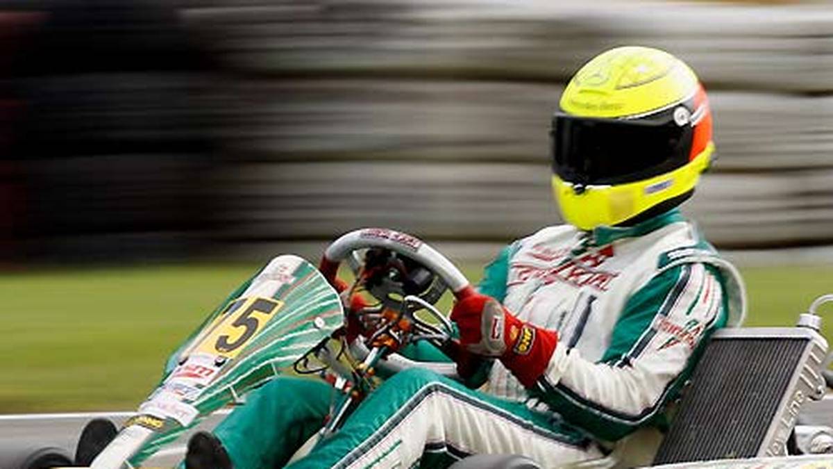 Zum 50. Geburtstag des Kart-Clubs Kerpen zwängt er sich 2011 noch einmal hinter ein Kart-Steuer. Dort wurde er schon von seinem Vater als Dreijähriger hineingesetzt