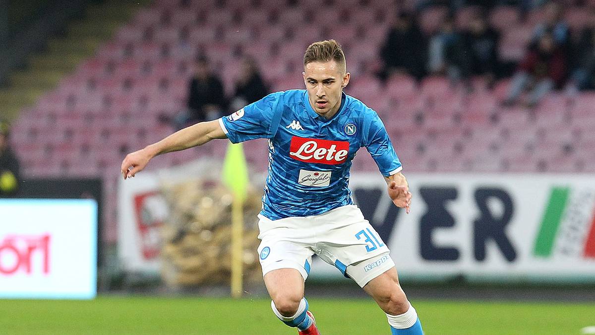 Er ist allerdings noch bis 2021 an den SSC Neapel gebunden. Das Leihgeschäft mit den Andalusiern ist zum Saisonende ausgelaufen, die Eintracht soll wohl bereits Interesse am zentralen Mittelfeldspieler signalisiert haben