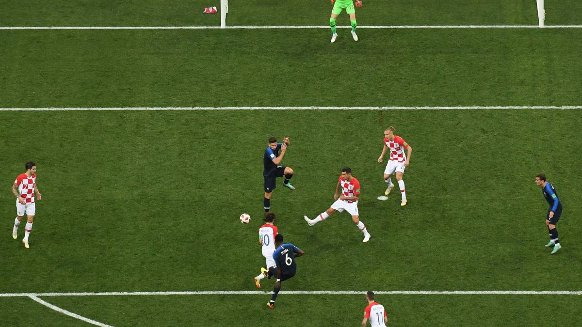 Zwar blasen die Kroaten zur Aufholjagd, doch Frankreich reagiert auf die Angriffswellen abgezockt und eiskalt. Paul Pogba zirkelt in der 59. Minute den Ball zum 3:1 ins Netz