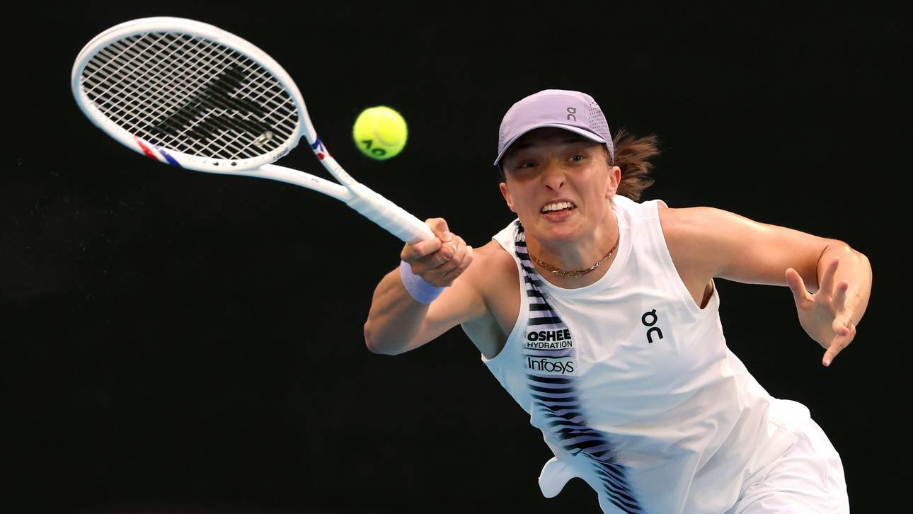Swiatek beißt sich durch