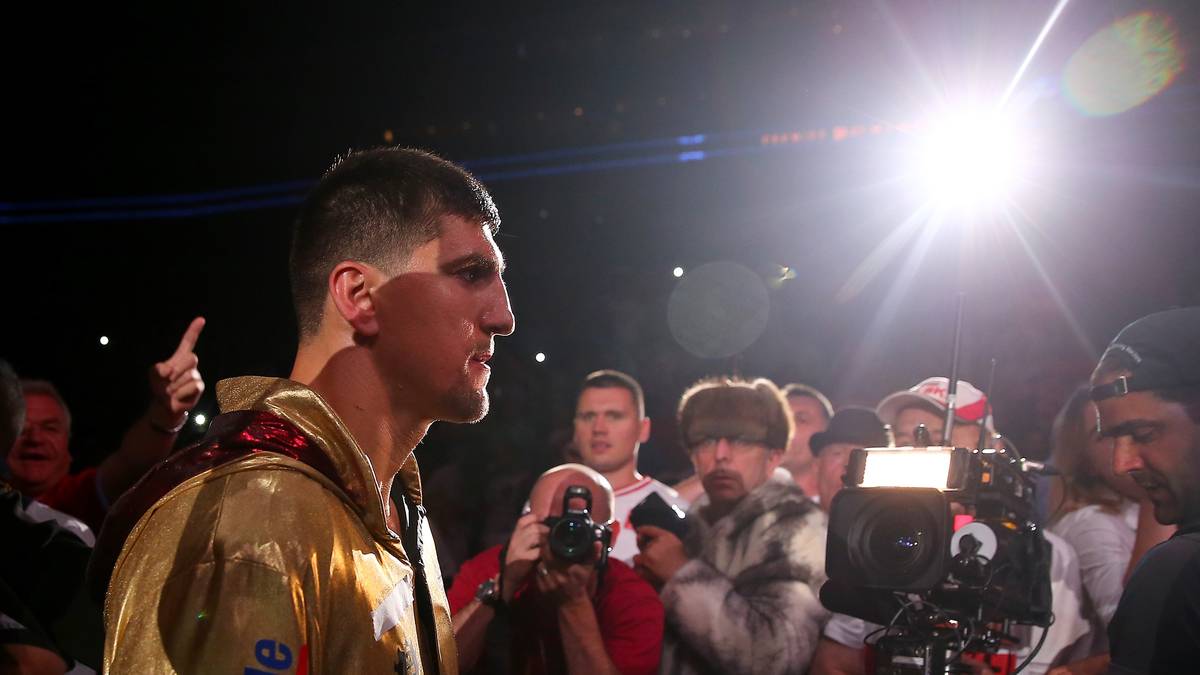Licht an für den Kampf um den WM-Titel der WBO im Cruisergewicht: Marco Huck auf dem Weg in den Ring. Es ist der erste Kampf des Weltmeisters in den USA