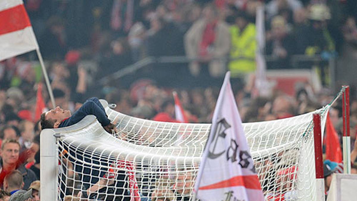 Wegen der chaotischen Verhältnisse beim Rückspiel am Rhein geht es aber in die Verlängerung vor dem Sportgericht. Am Ende bleibt's dabei: Die Fortuna steigt auf, Hertha muss in die Zweite Liga