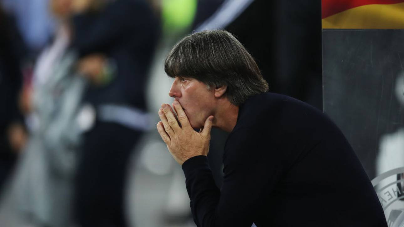 Löw stellt auf Viererkette um