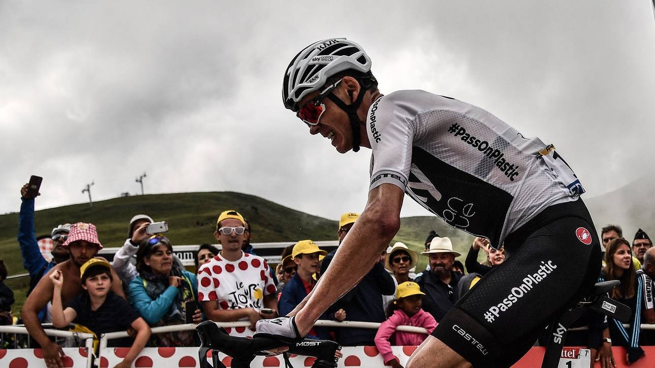 Polizist bringt Froome zu Fall