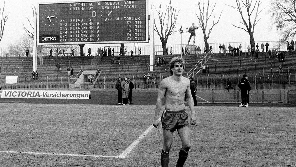 16 Tore erzielt der Schwabe Jürgen Klinsmannin der Saison 85/86, alleine fünf davon am 15. März 1986 gegen Fortuna Düsseldorf. Der VfB landet am Saisonende auf dem 5. Platz