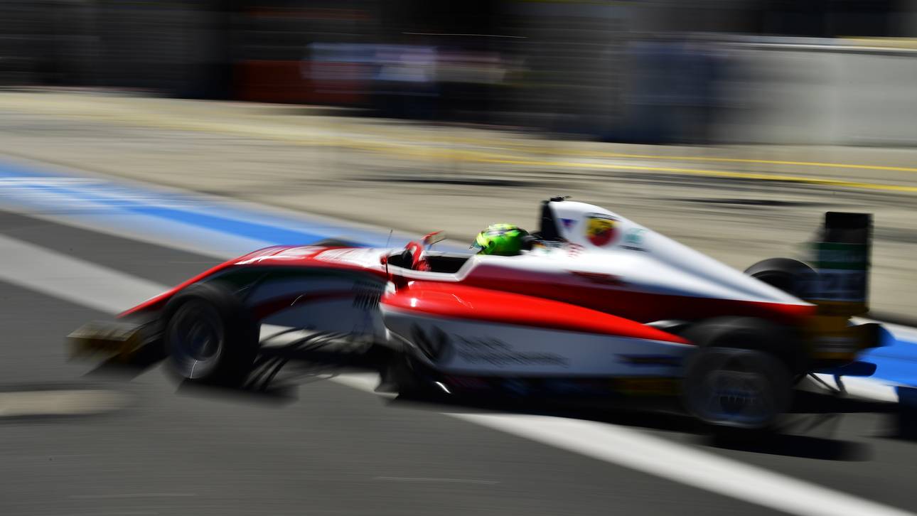 Schumacher verbessert Rundenzeit