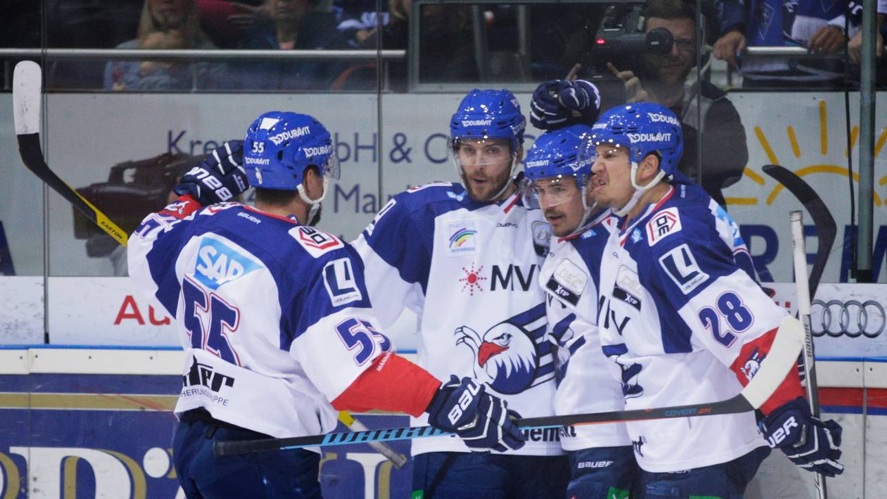 Mannheim mühevoll, DEG gewinnt Derby