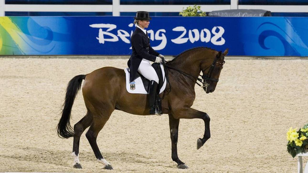 Isabell Werth holte 2008 bei Olympia in Peking mit Satchmo Gold im Team - und erlebte im Einzel ein Drama
