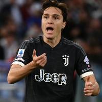 Rekordmeister Juventus Turin gewinnt das Halbfinal-Hinspiel der Coppa Italia gegen Lazio Rom.