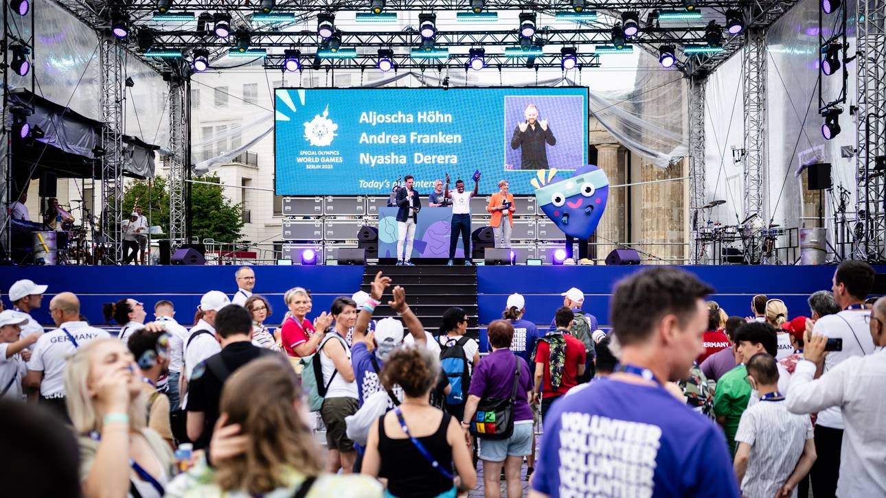 Zufriedene Athleten und Zuschauer