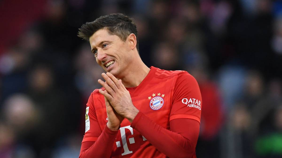 Robert Lewandowski Vom Fc Bayern Verpasst Trainingslager In Doha